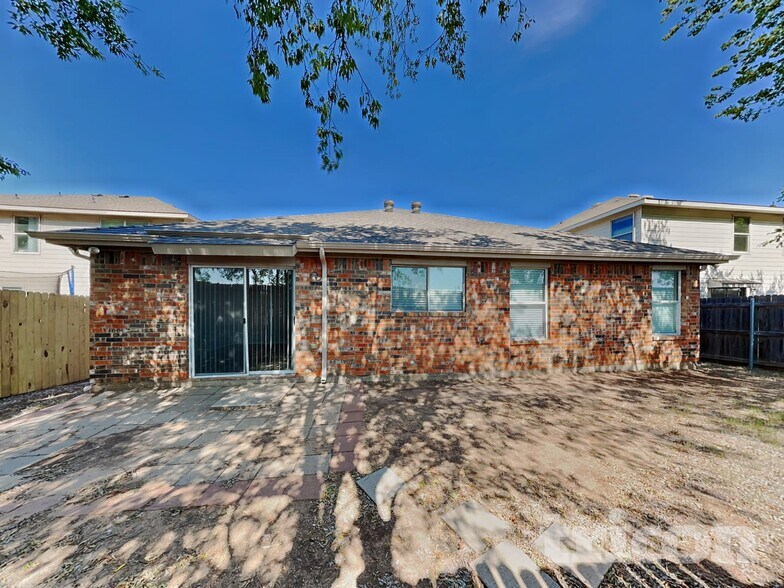 Building Photo - 8504 Hawkview Dr