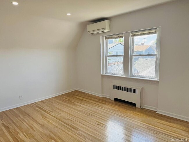 Building Photo - 80-12 188th St