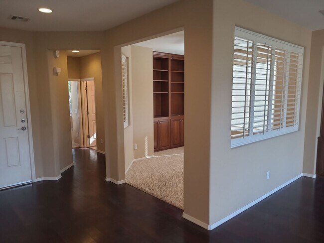 Building Photo - 4457 E Carob Dr