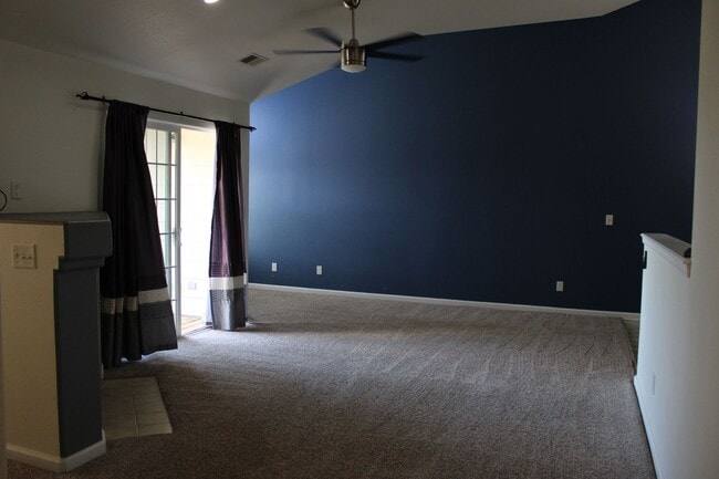 Building Photo - Beautiful 2-Bedroom Townhome in Pinnacle at T-Bone Ranch