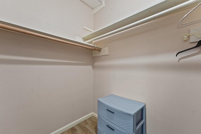 Building Photo - 20618 Fieldtree Dr