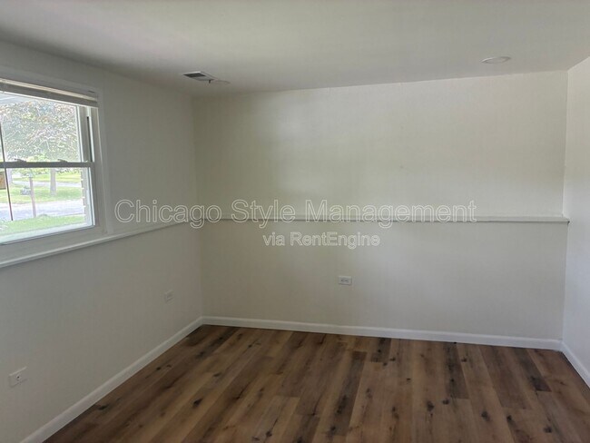 Building Photo - 22445 Theisen Ave