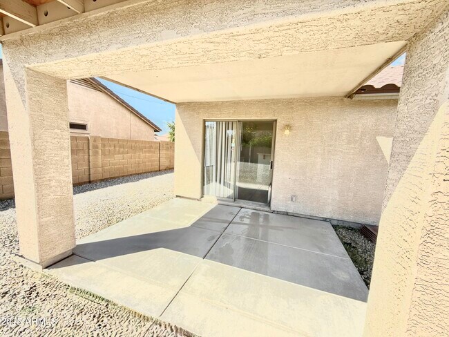 Building Photo - 13271 W Desert Rock Dr