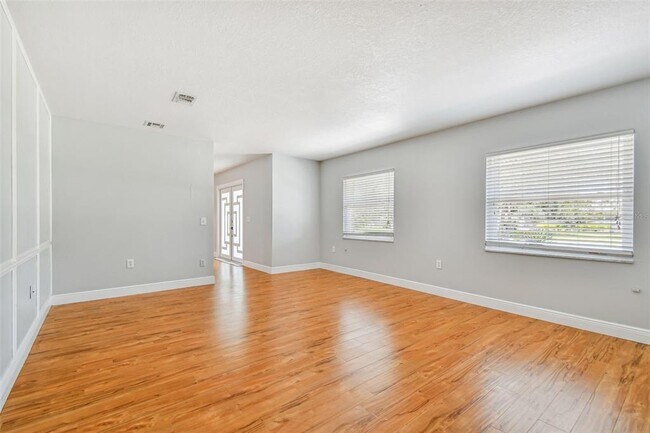 Building Photo - 1302 Brandonwood Dr