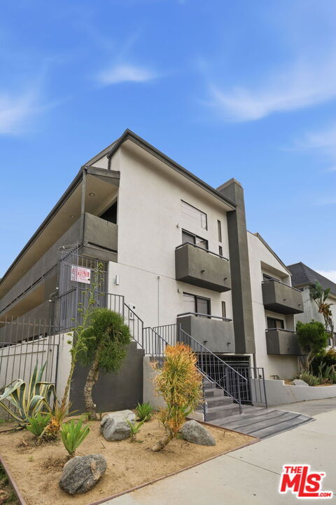 Building Photo - 6212 Fulton Ave