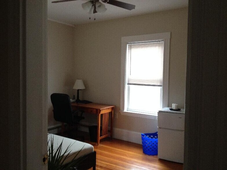 Building Photo - 76 Parker Hill Ave