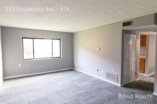 Building Photo - 2 Bedroom Apartment in Pittsburgh! Great L...