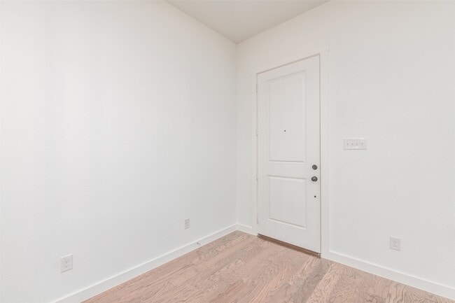 Building Photo - 6520 Northern Dancer Dr