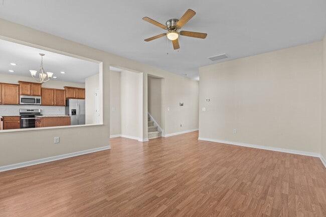 Building Photo - 624 Hiddenbrook Dr