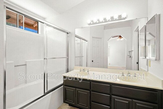 Building Photo - 24535 Leafwood Dr