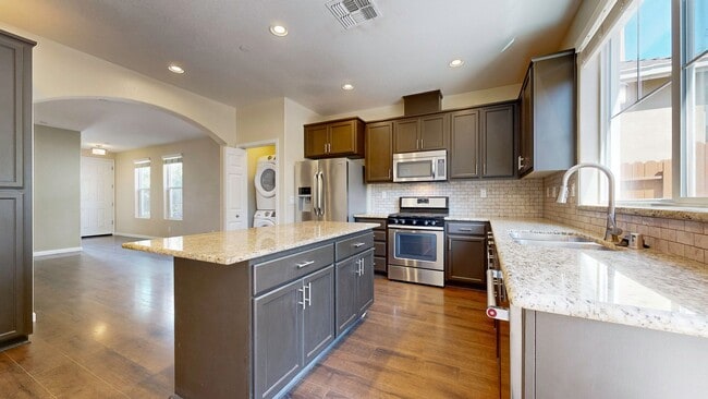 Building Photo - Coming Soon! Beautiful 3 bedroom 2.5 bath ...