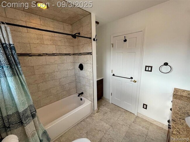 Building Photo - 1253 Bamford St