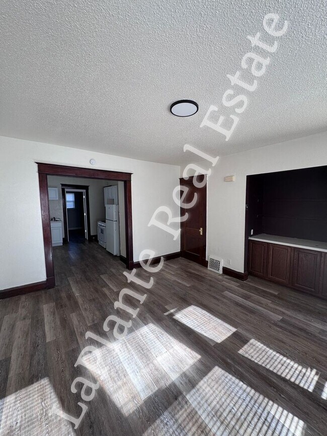 Building Photo - 1308 Goodale Ave