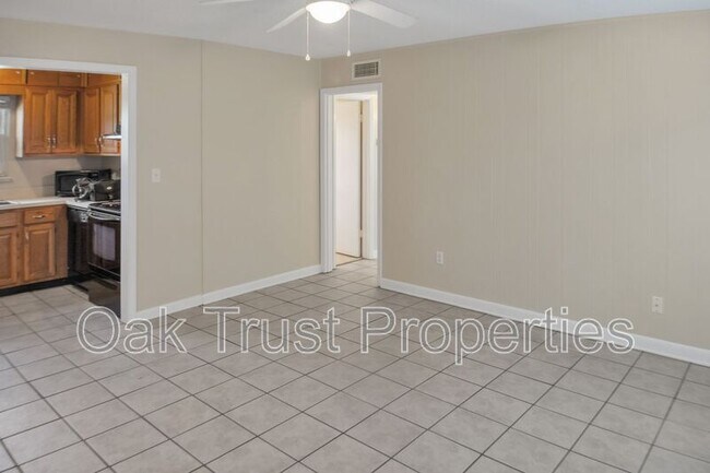 Building Photo - 874 S Colony Dr