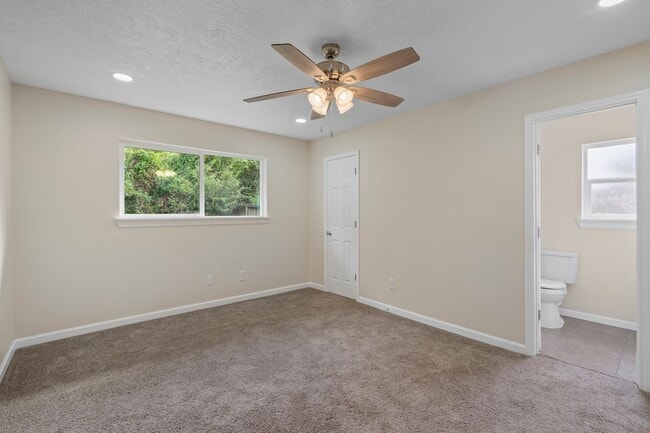 Building Photo - 335 Haymarket Ln