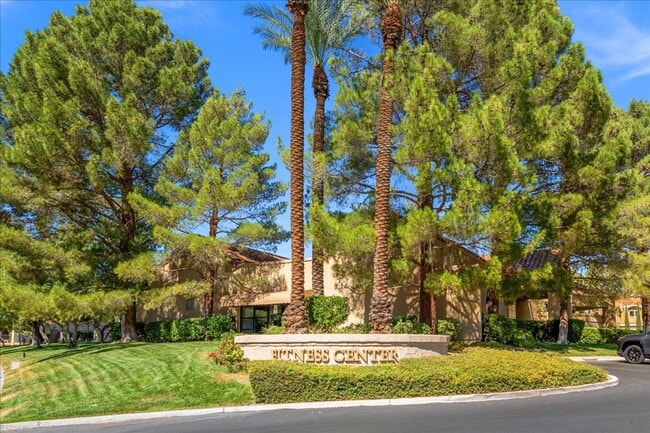 Building Photo - Modern, Elegant Fully Furnished 3 Bedroom ...