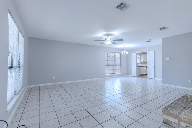 Building Photo - 6824 Edmond Ave