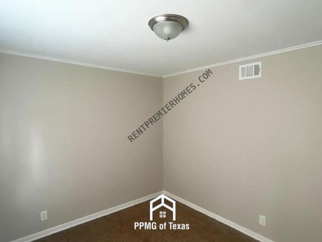 Building Photo - 4616 S 23rd W Ave