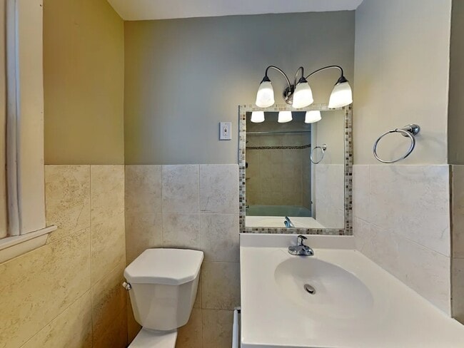 Building Photo - 6634 Fridley St NE