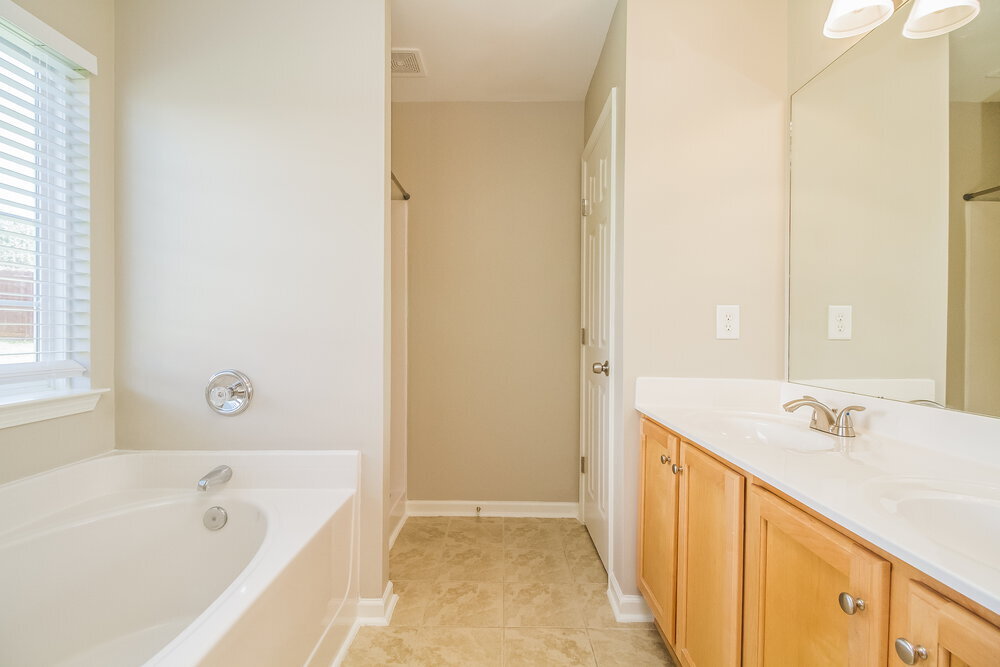 Building Photo - 1700 Kendall Cove Ln