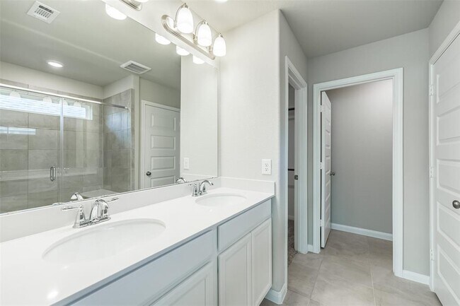 Building Photo - 17586 Rosette Grass Dr