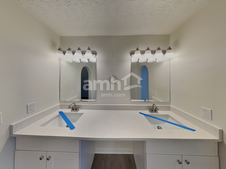 Building Photo - 201 Victorian Dr