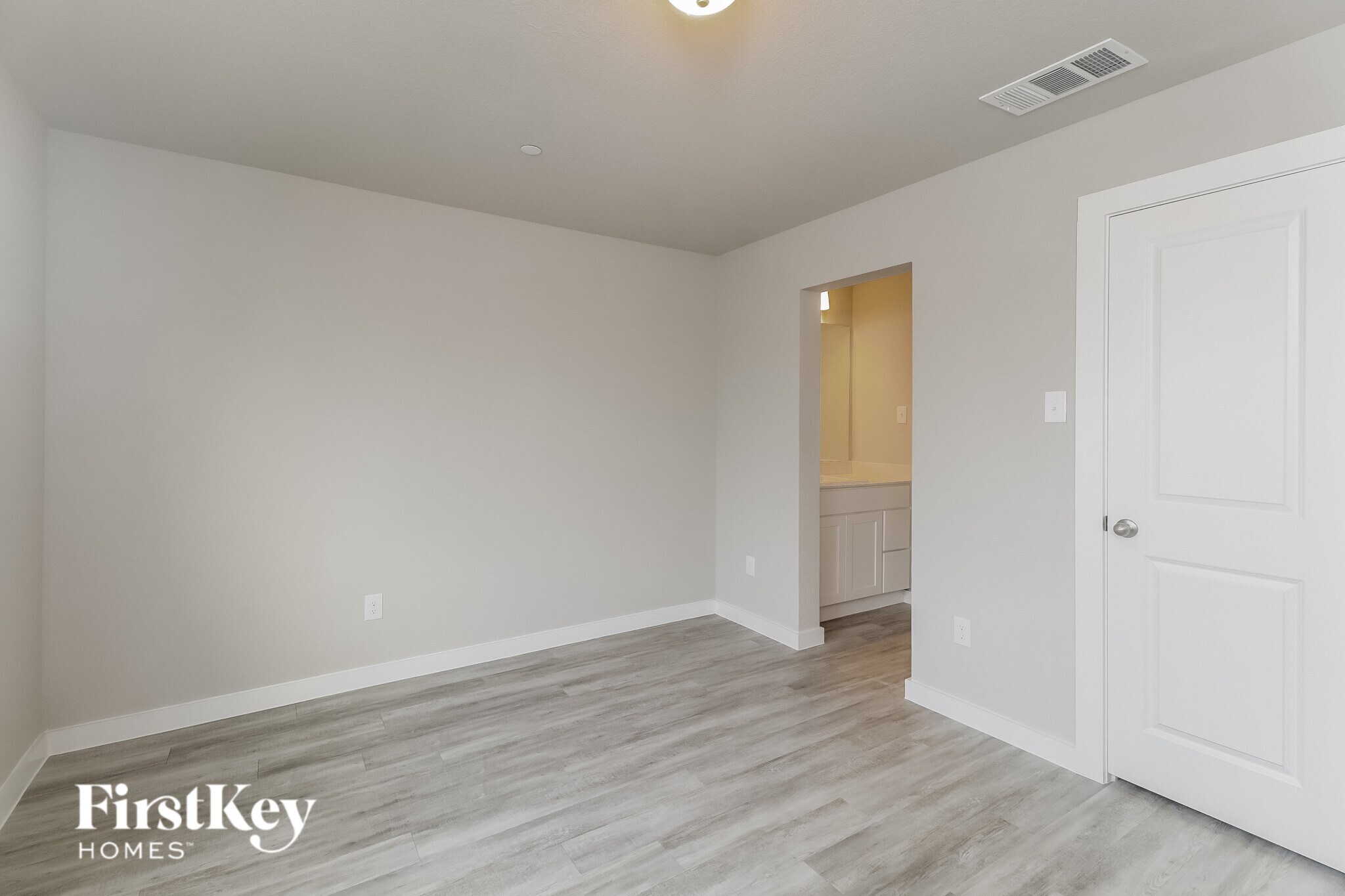 Building Photo - 340 Niki Dr