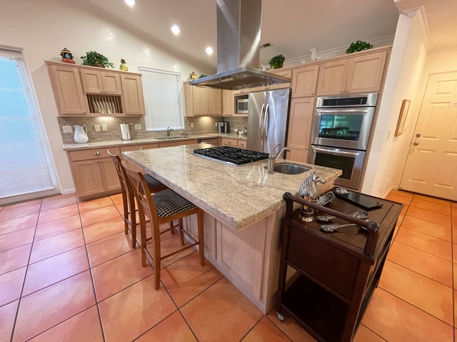 Building Photo - Beautiful Mediterranean 2-Bedroom House in...