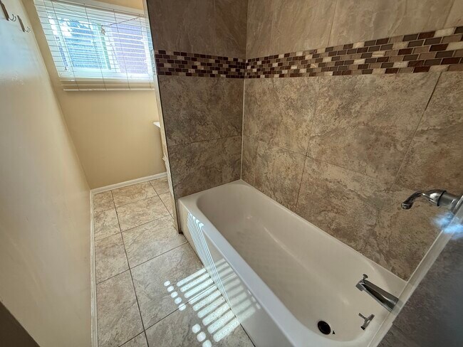 Building Photo - 5430 Mary Lane Dr