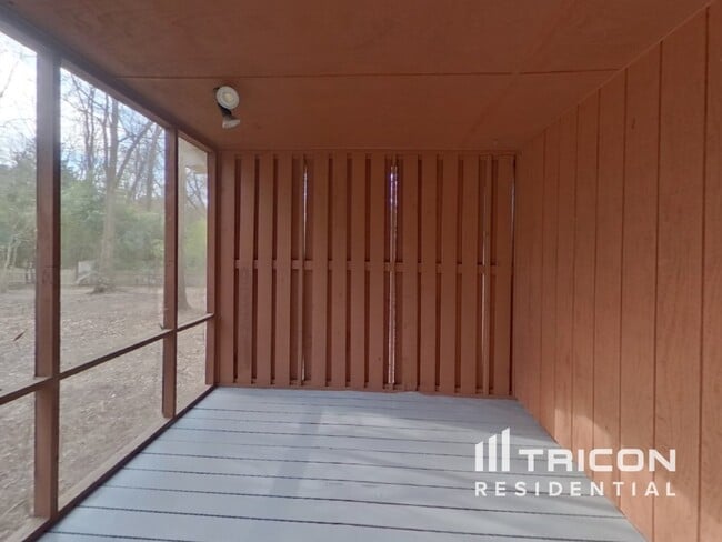 Building Photo - 8717 Timbercrest Cir