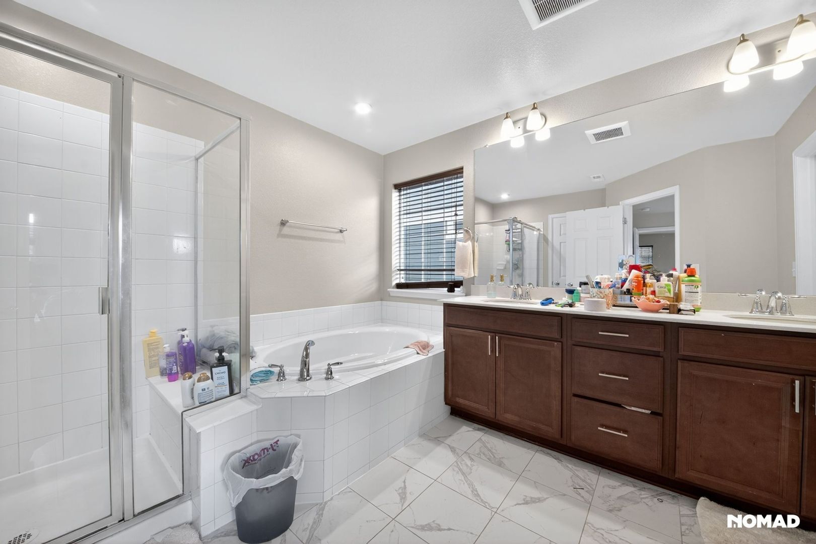 Building Photo - 15980 E Otero Cir