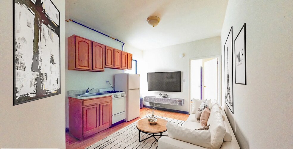 Primary Photo - 325 E 14th St