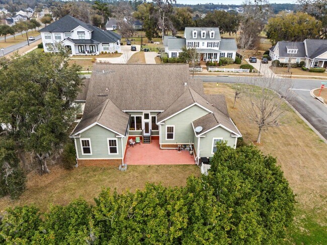 Building Photo - 3078 Dickinson Dr