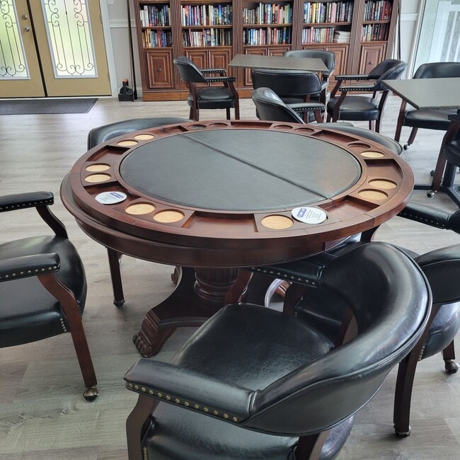 Building Photo - Seasonal/short term 2/2 ground floor condo downtown Sarasota.