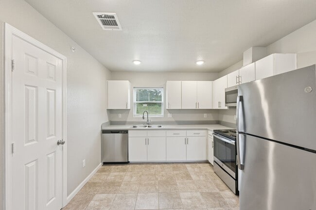 Building Photo - 254 Plez Morgan Dr