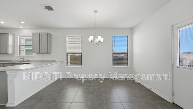 Building Photo - 10419 Salitrillo Bnd