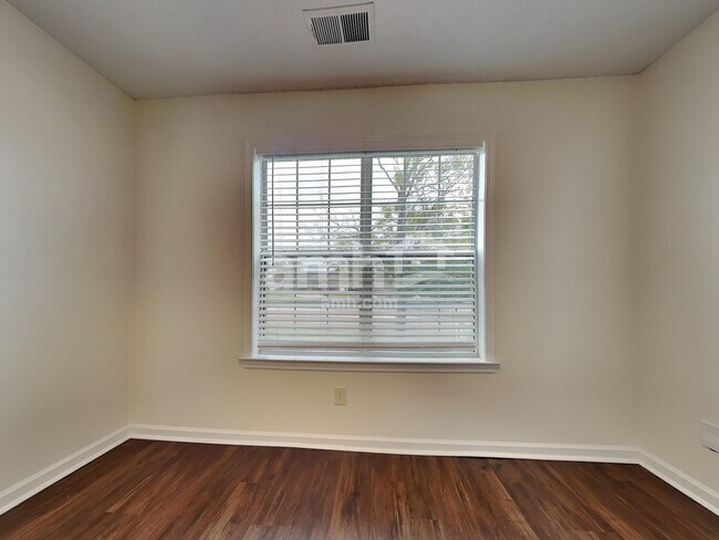 Building Photo - 3433 Sundial Dr