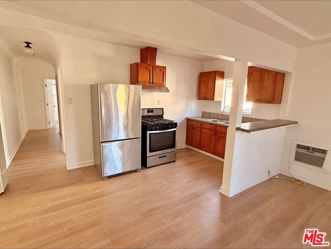 Building Photo - 3659 6th Ave