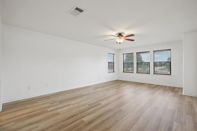 Building Photo - 1001 Lily Pad Ln