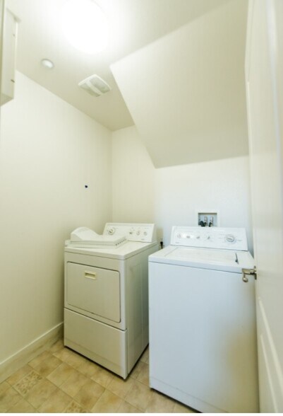 Building Photo - 6115 Old Quarry Loop