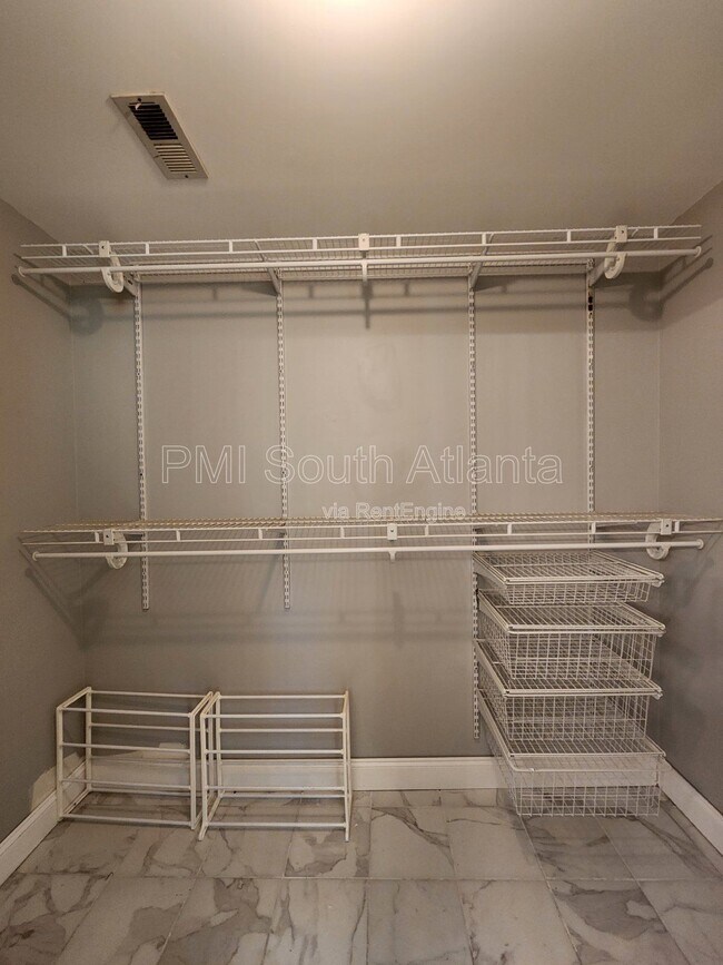 Building Photo - 2085 Winding Crossing Trail