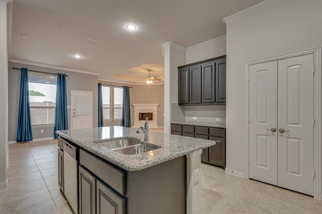 Building Photo - 1307 Verona Ln