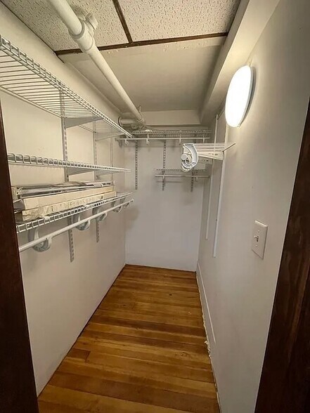 Building Photo - 90 Pierce St