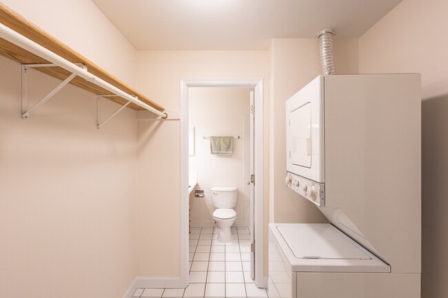 Building Photo - 1811 Four Lakes Ave