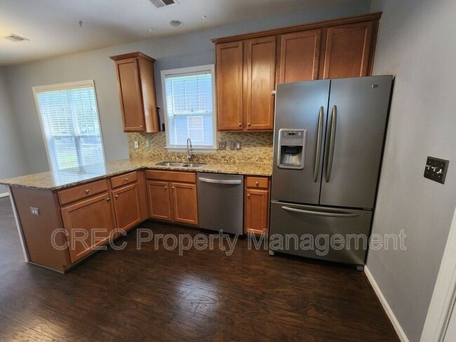 Building Photo - 103 Foxglove Ave