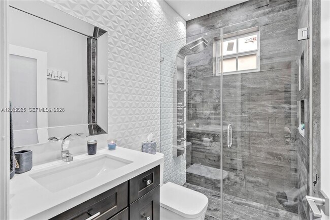 Building Photo - 15878 SW 61st Way