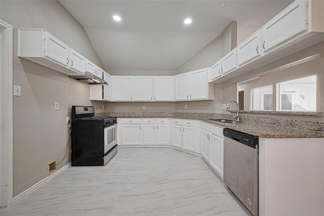 Building Photo - 2339 Loyanne Dr