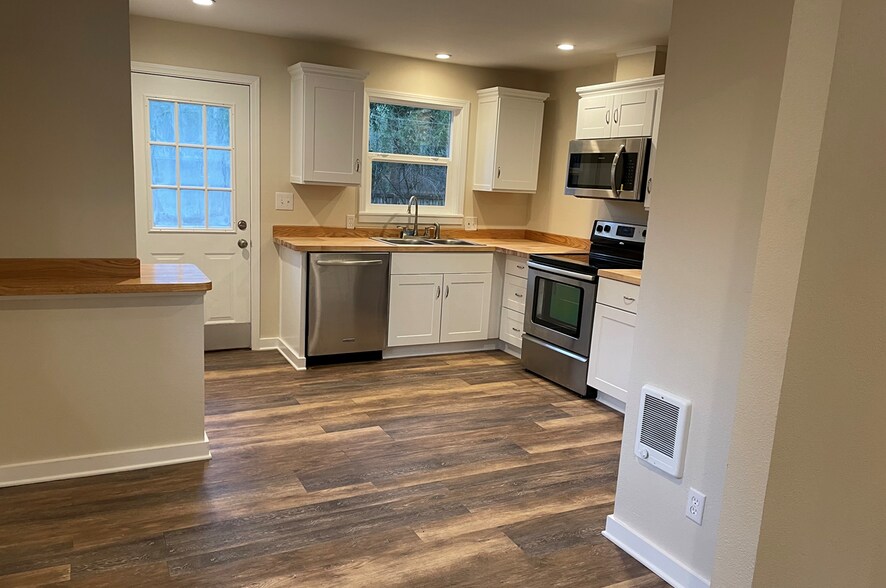 Kitchen with Stainless Steel Appliances - 20220 E Peter Pl