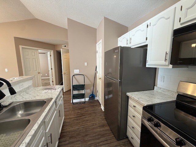 Building Photo - 5000 Lawndale Dr