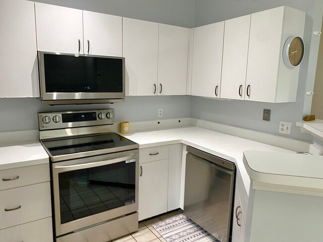 Building Photo - 152 Tyson Commons Ln